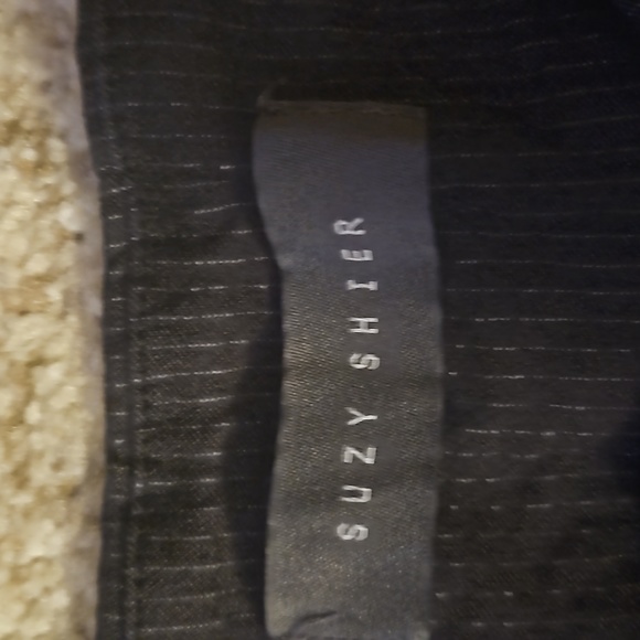 💖 $5 add to bundle Suzy Shier pin stipe pull on pants with front zip pockets💖 - Picture 4 of 6